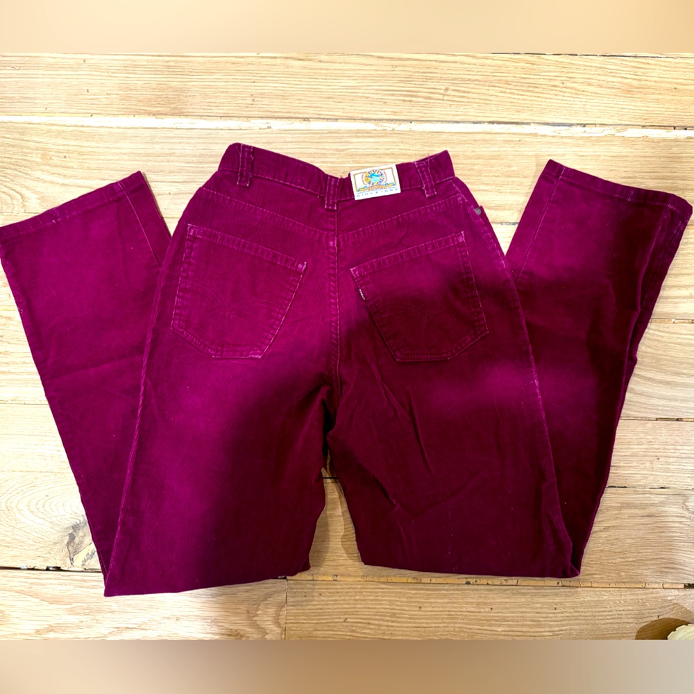 Vintage 80's ladies Levi's Petites burgundy corduroy pants, size 10P.